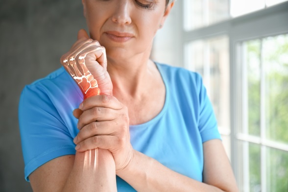 Osteoporosis: Symptoms, Causes & Treatment | Medcare